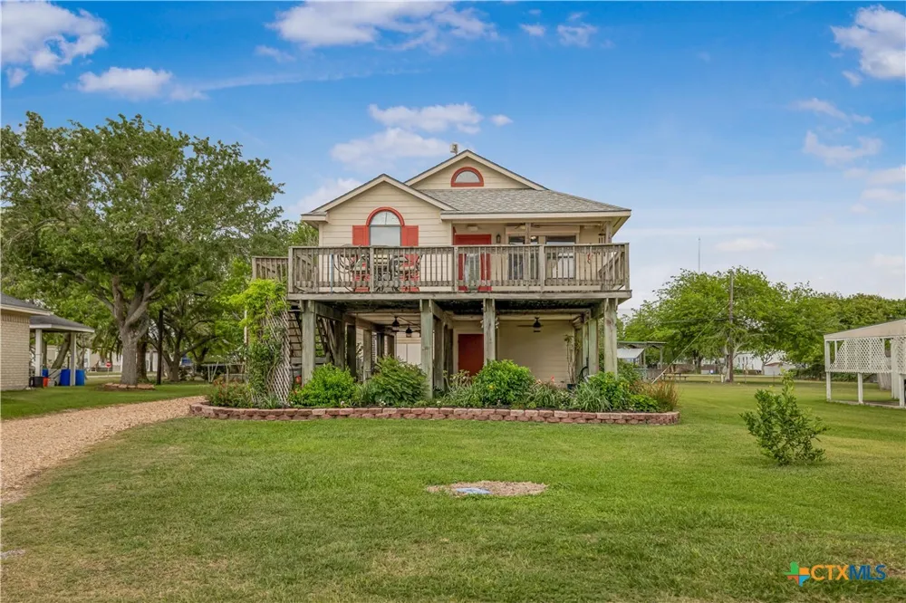 205 E Bay Avenue Seadrift, TX 77983