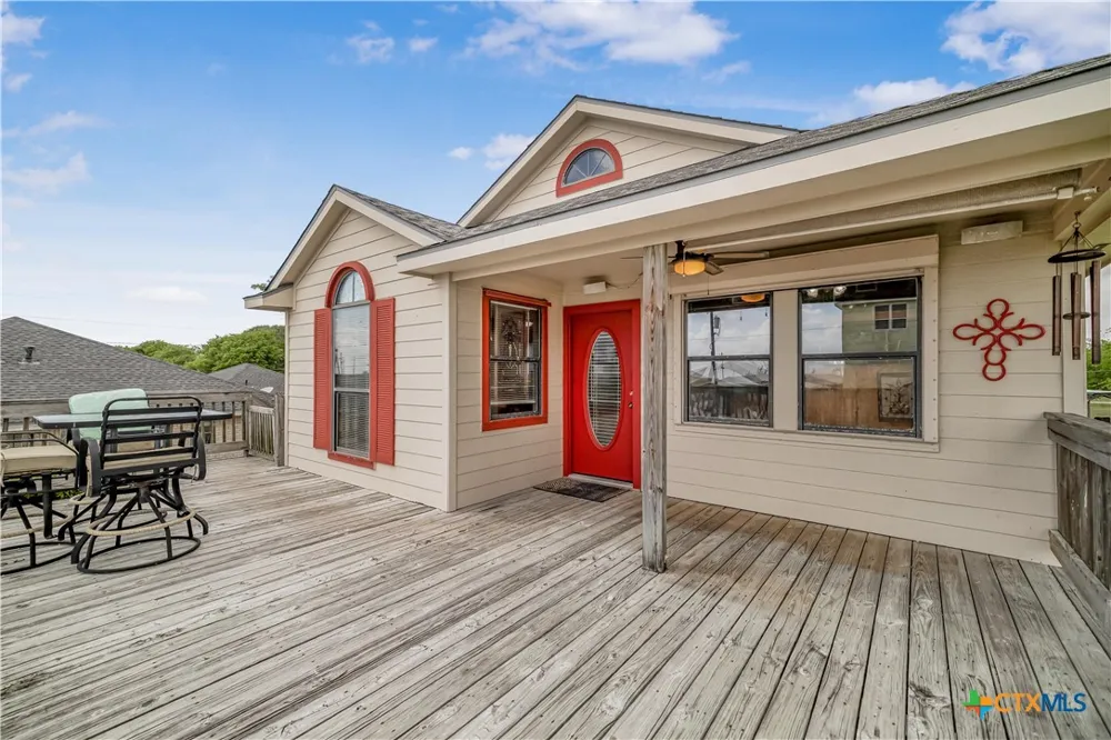 205 E Bay Avenue Seadrift, TX 77983