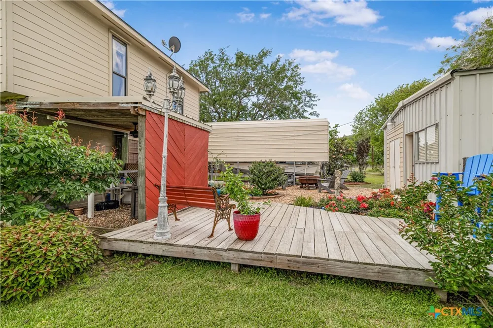 205 E Bay Avenue Seadrift, TX 77983