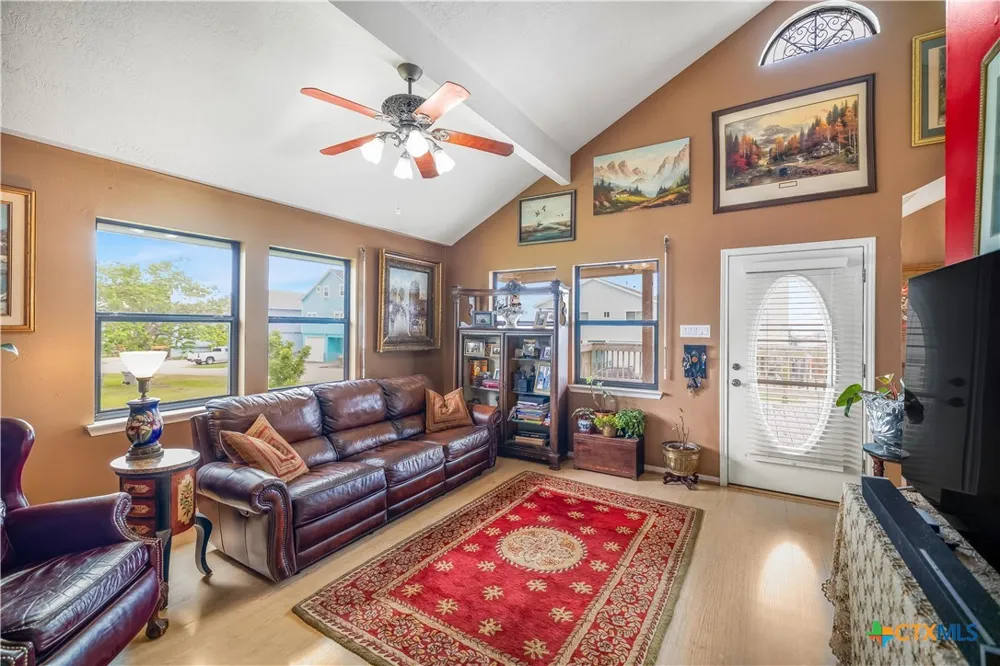 205 E Bay Avenue Seadrift, TX 77983