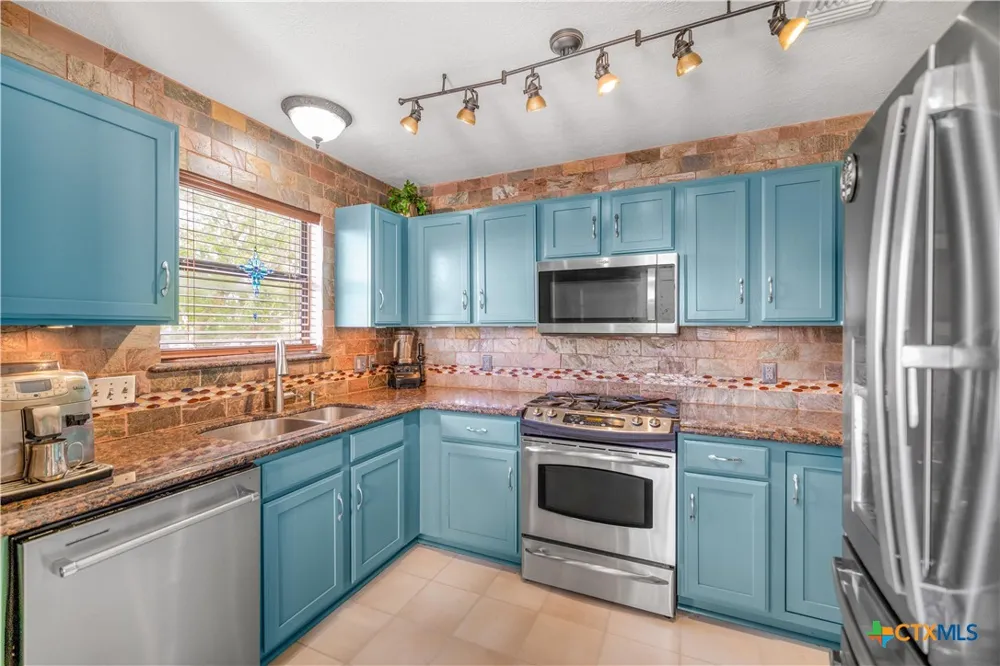 205 E Bay Avenue Seadrift, TX 77983