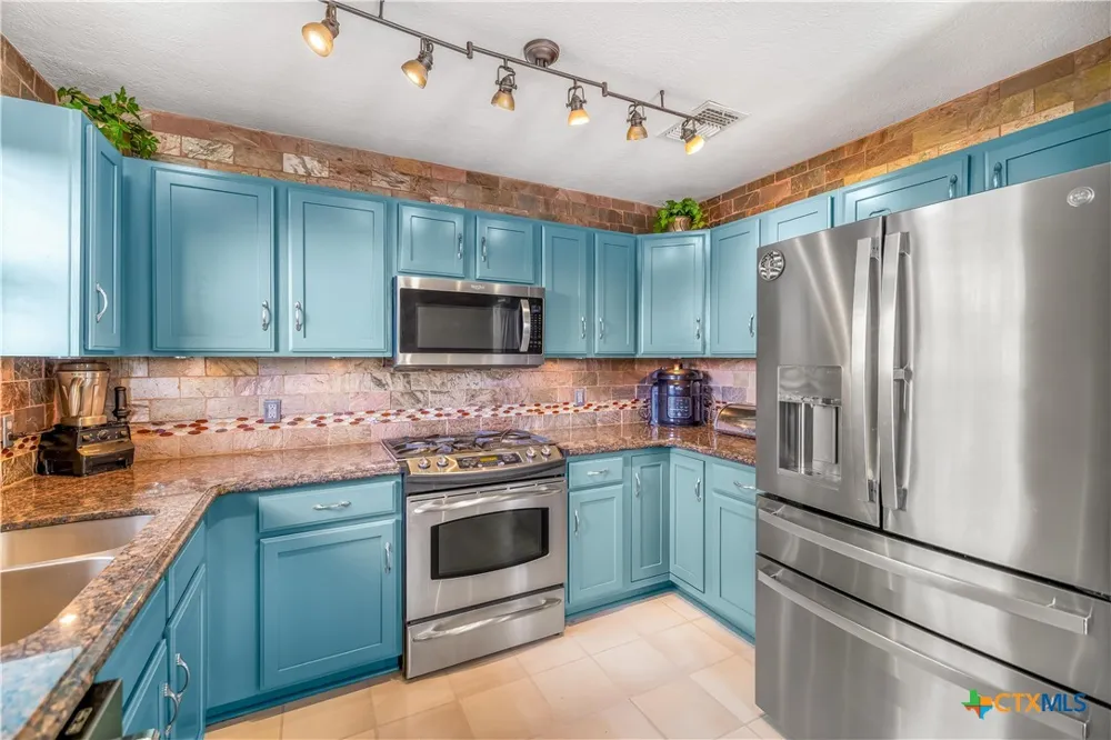 205 E Bay Avenue Seadrift, TX 77983