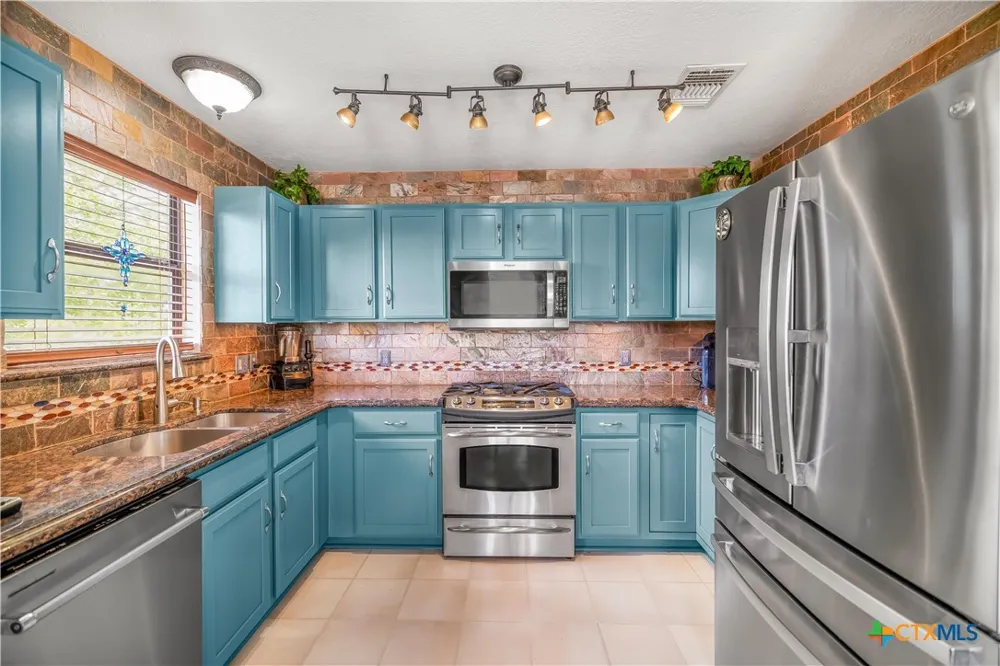 205 E Bay Avenue Seadrift, TX 77983