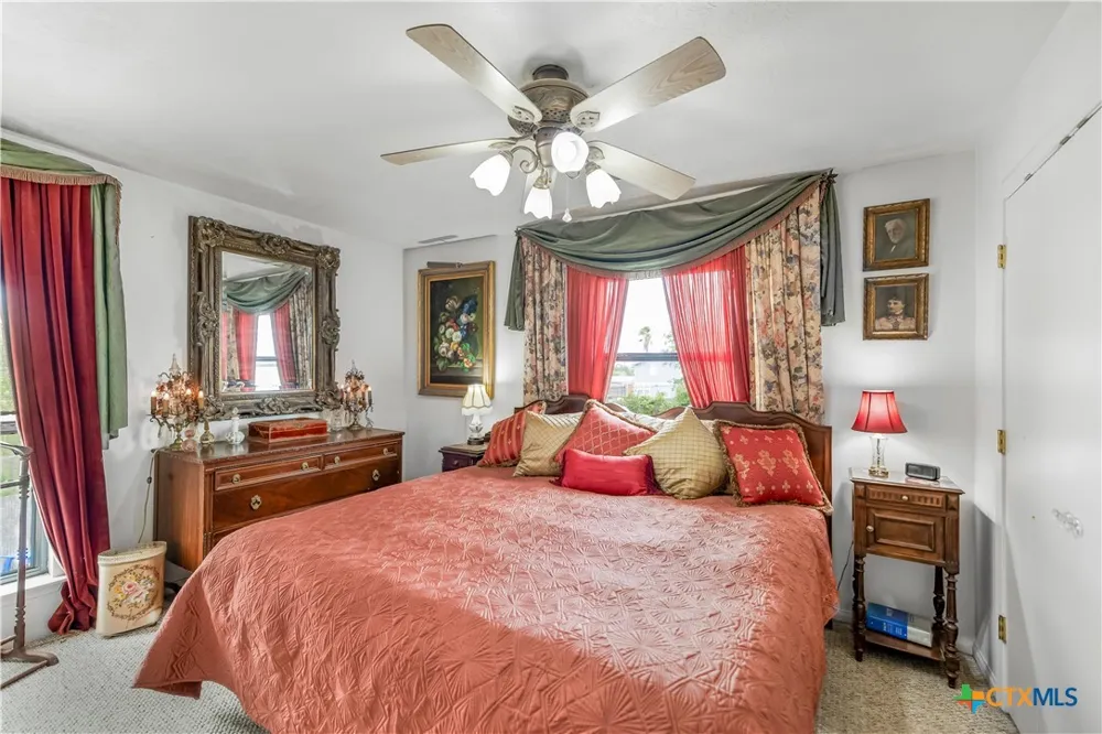 205 E Bay Avenue Seadrift, TX 77983