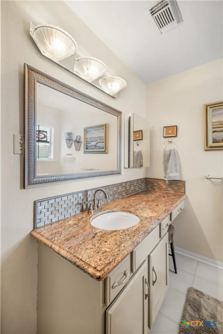205 E Bay Avenue Seadrift, TX 77983