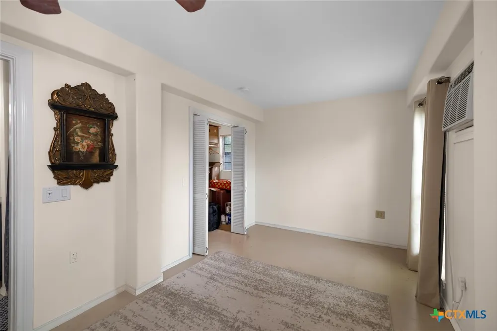 205 E Bay Avenue Seadrift, TX 77983