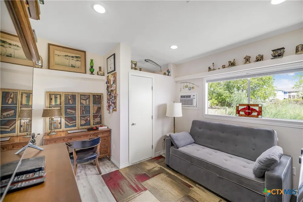 205 E Bay Avenue Seadrift, TX 77983