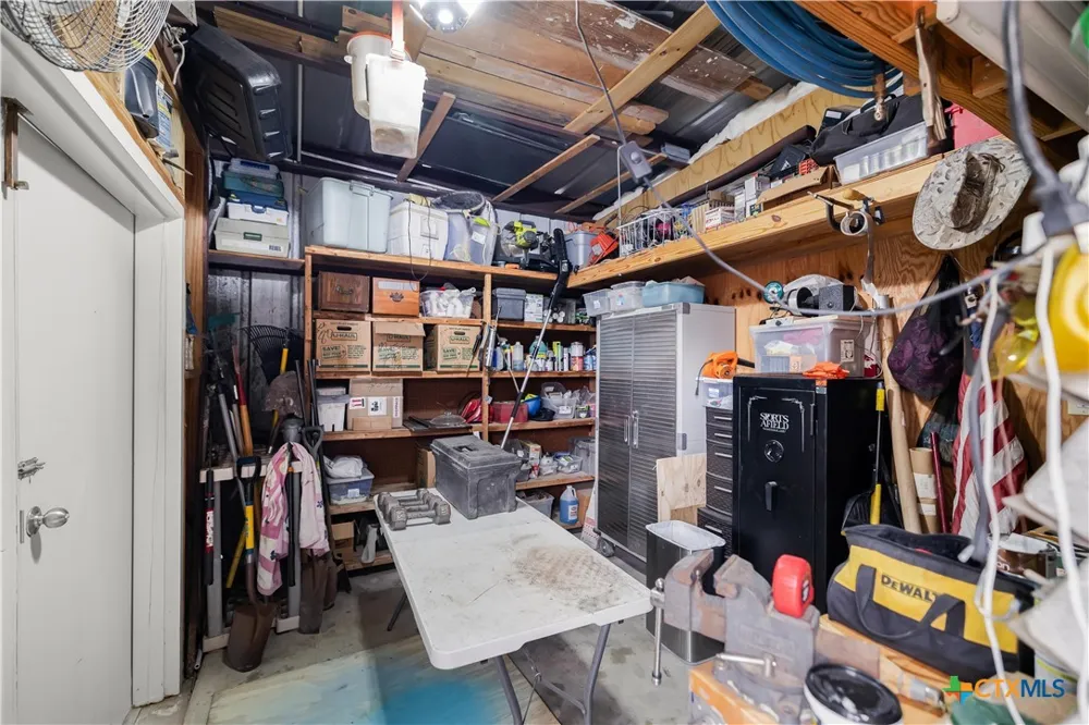 205 E Bay Avenue Seadrift, TX 77983