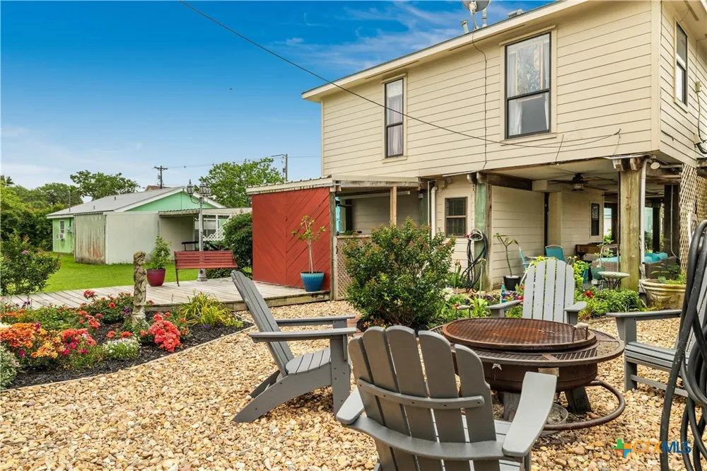 205 E Bay Avenue Seadrift, TX 77983