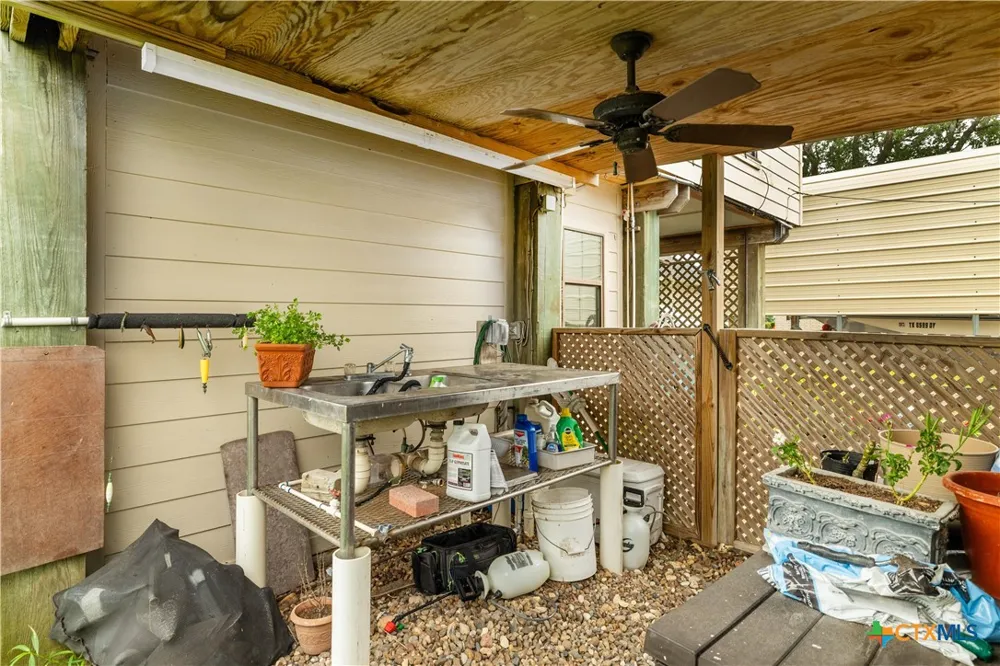 205 E Bay Avenue Seadrift, TX 77983
