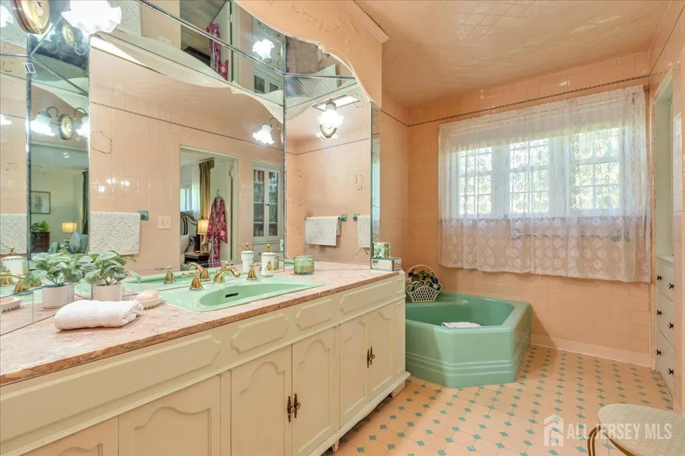 544 W 8th Street W Plainfield, NJ 07060