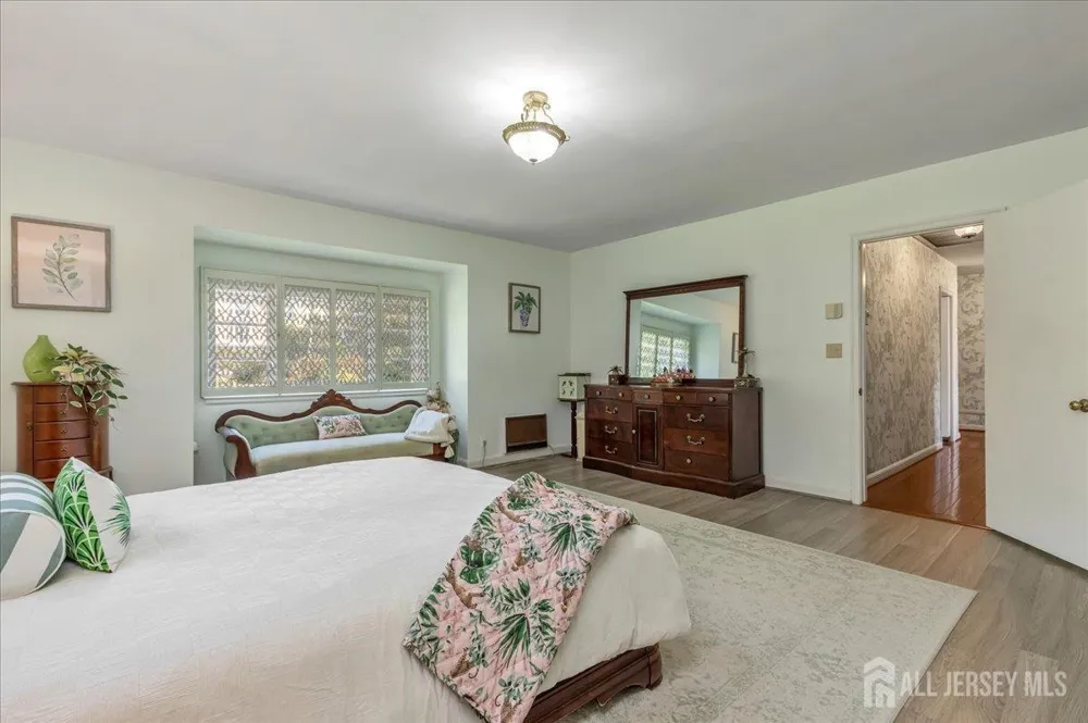 544 W 8th Street W Plainfield, NJ 07060