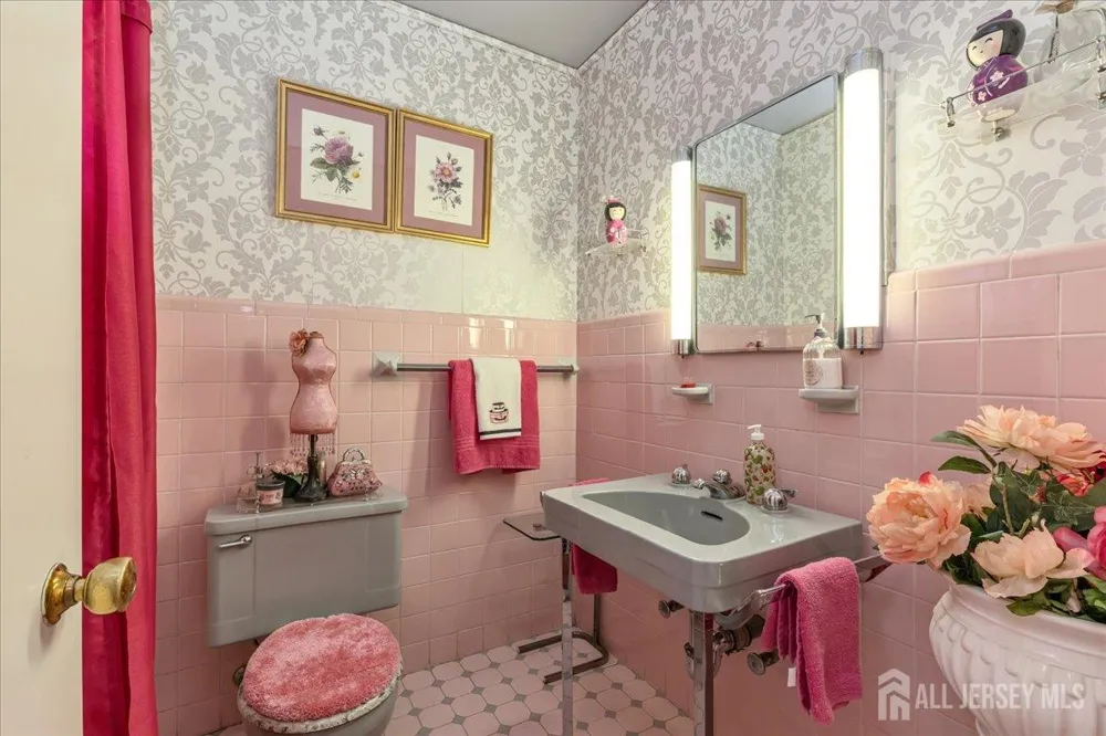 544 W 8th Street W Plainfield, NJ 07060