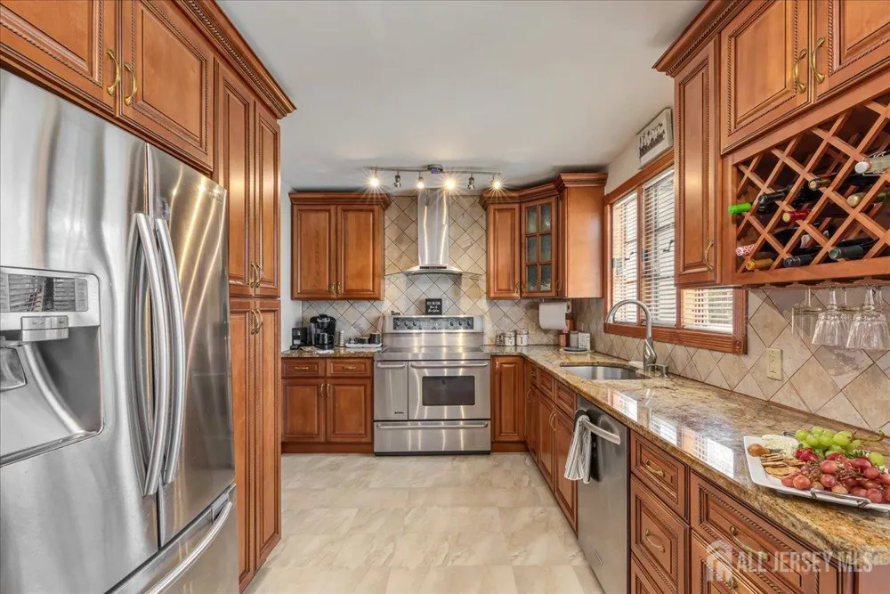 544 W 8th Street W Plainfield, NJ 07060