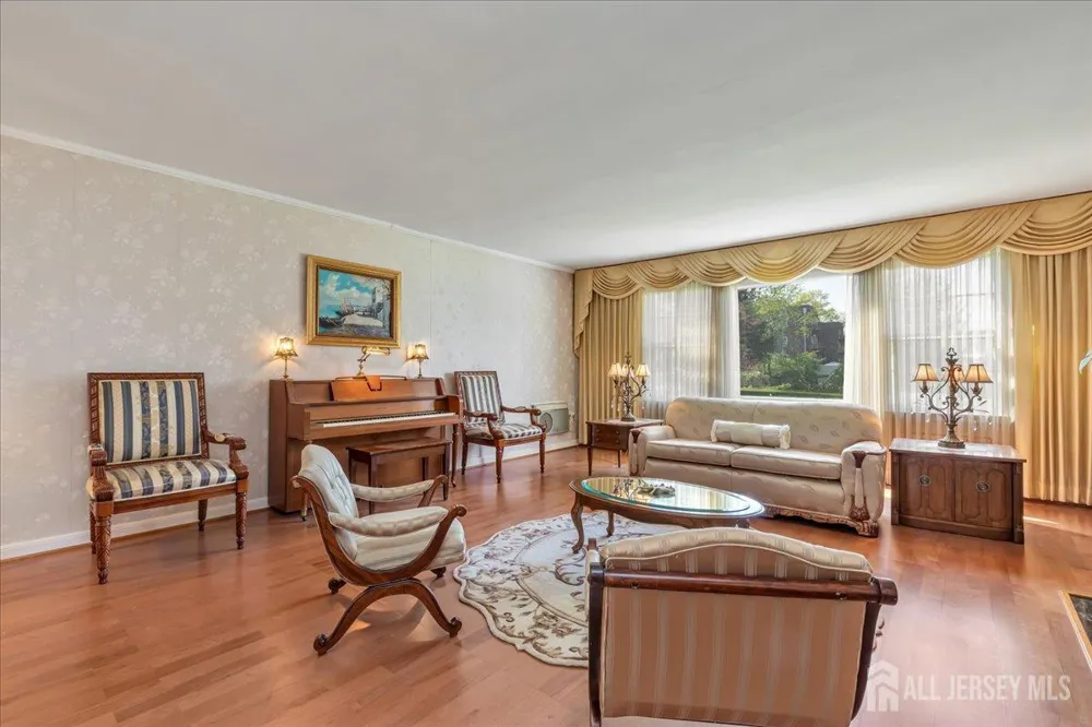 544 W 8th Street W Plainfield, NJ 07060