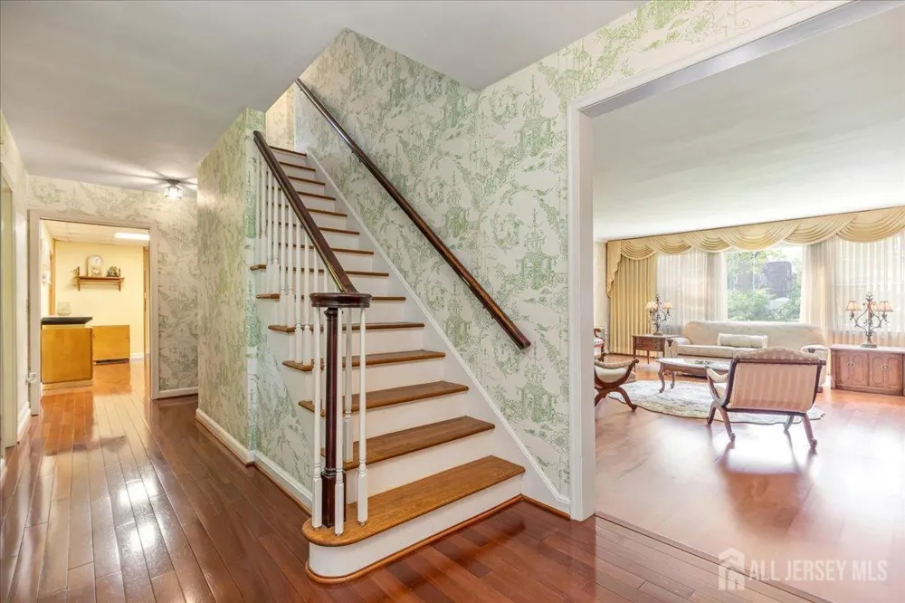 544 W 8th Street W Plainfield, NJ 07060