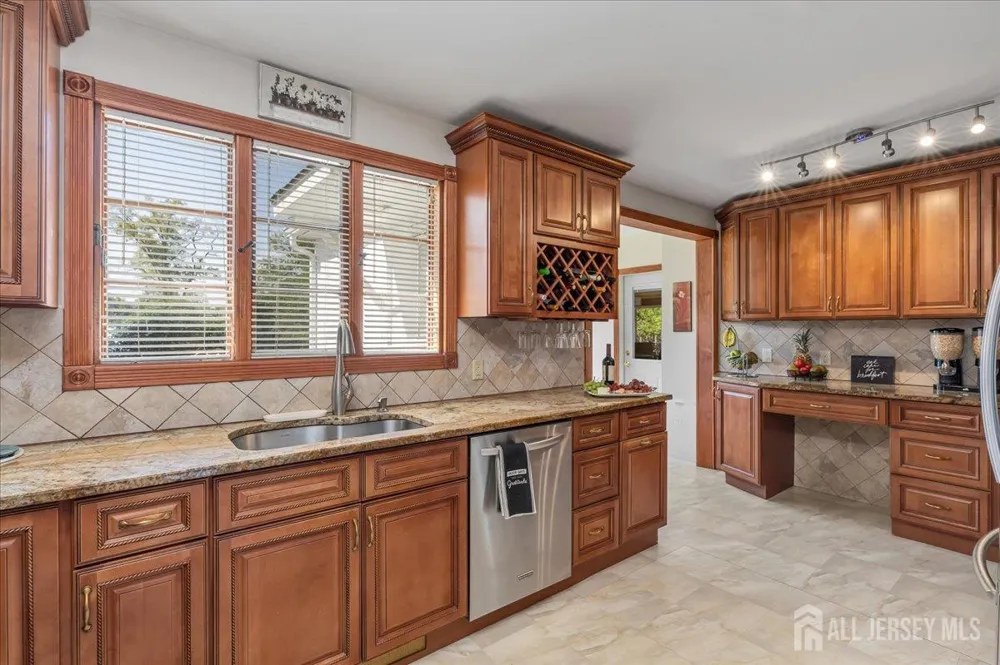544 W 8th Street W Plainfield, NJ 07060