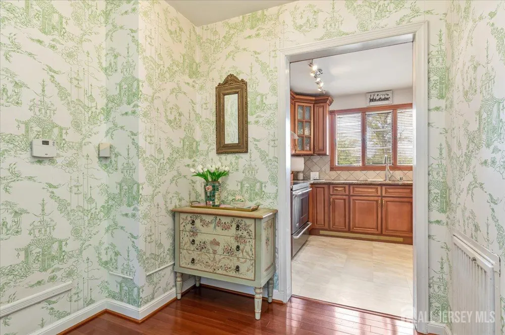 544 W 8th Street W Plainfield, NJ 07060