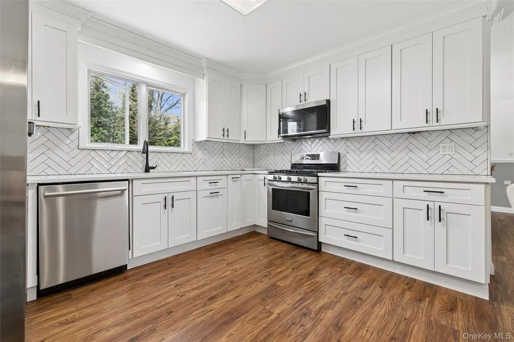 680 Westview Drive Mattituck, NY 11952