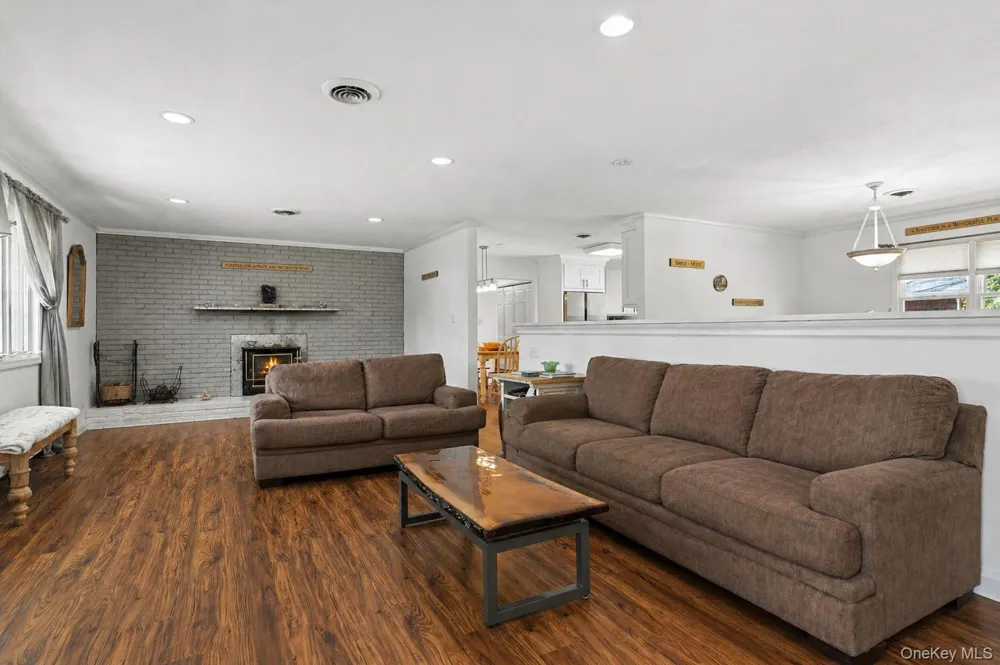 680 Westview Drive Mattituck, NY 11952