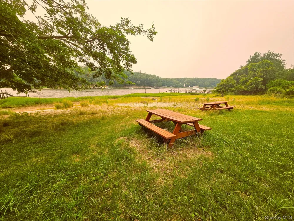 680 Westview Drive Mattituck, NY 11952