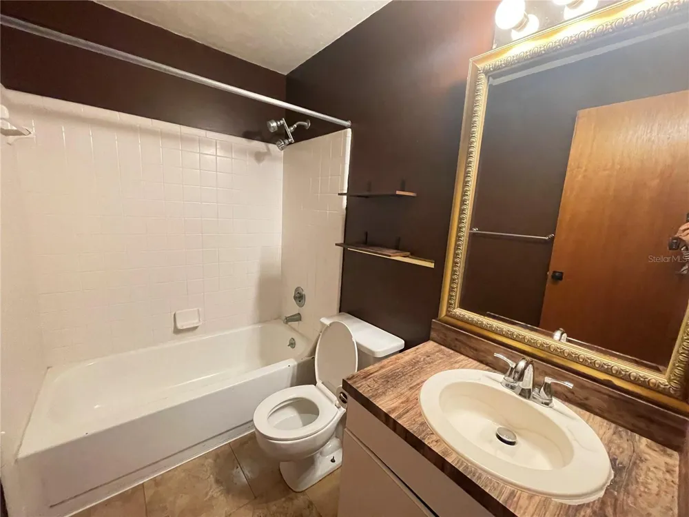 2735 SW 35 PLACE #1607 Gainesville, FL 32608