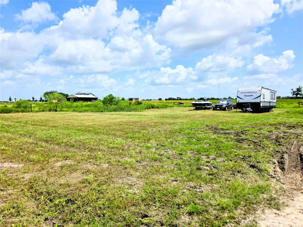 816 Raccoon Bend Road Bellville, TX 77418