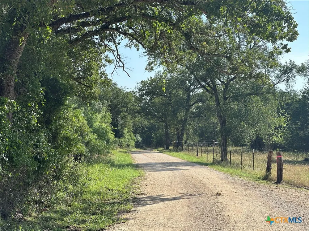 650 Coastal Lane Luling, TX 78648