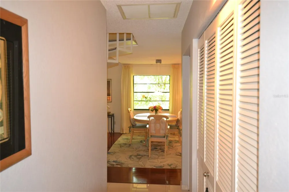 112 LINDSAY LANE Oldsmar, FL 34677