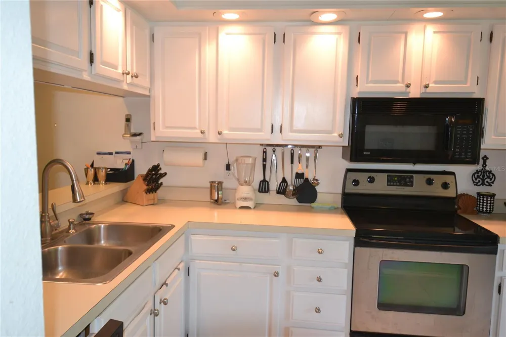 112 LINDSAY LANE Oldsmar, FL 34677