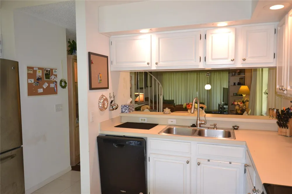 112 LINDSAY LANE Oldsmar, FL 34677