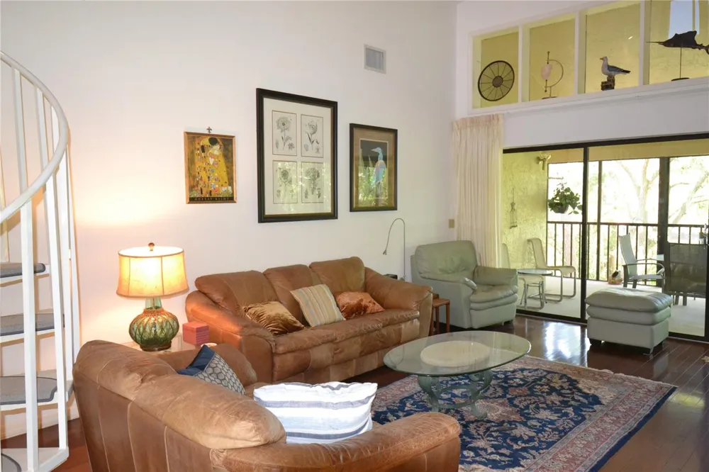112 LINDSAY LANE Oldsmar, FL 34677