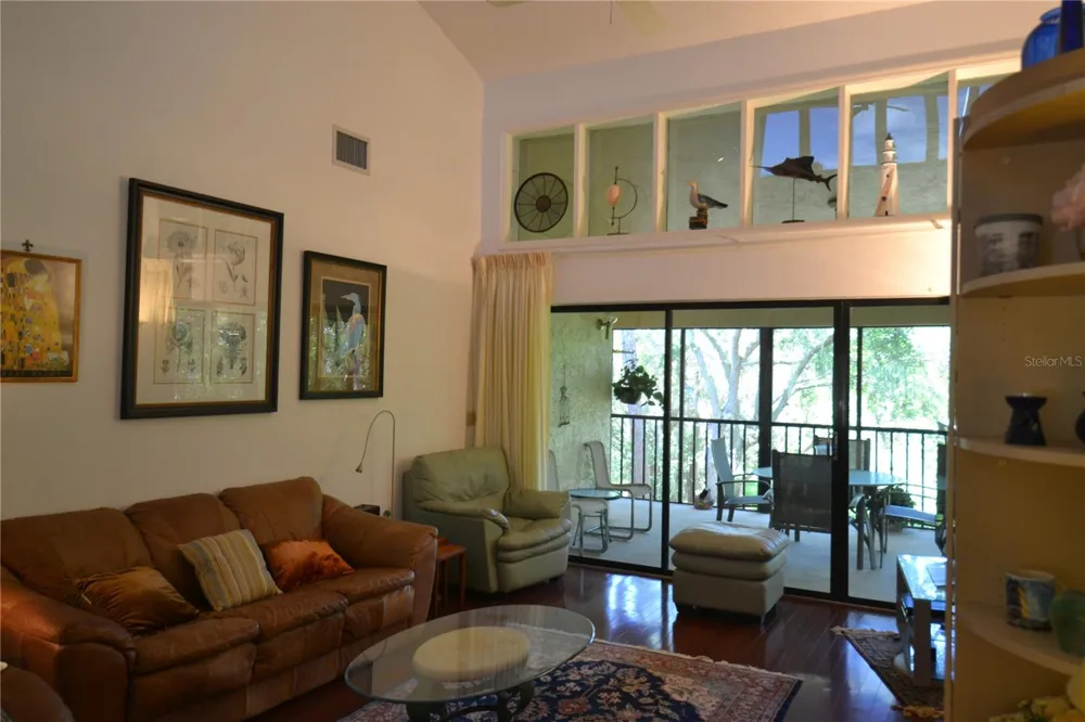 112 LINDSAY LANE Oldsmar, FL 34677