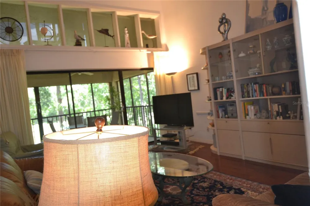 112 LINDSAY LANE Oldsmar, FL 34677