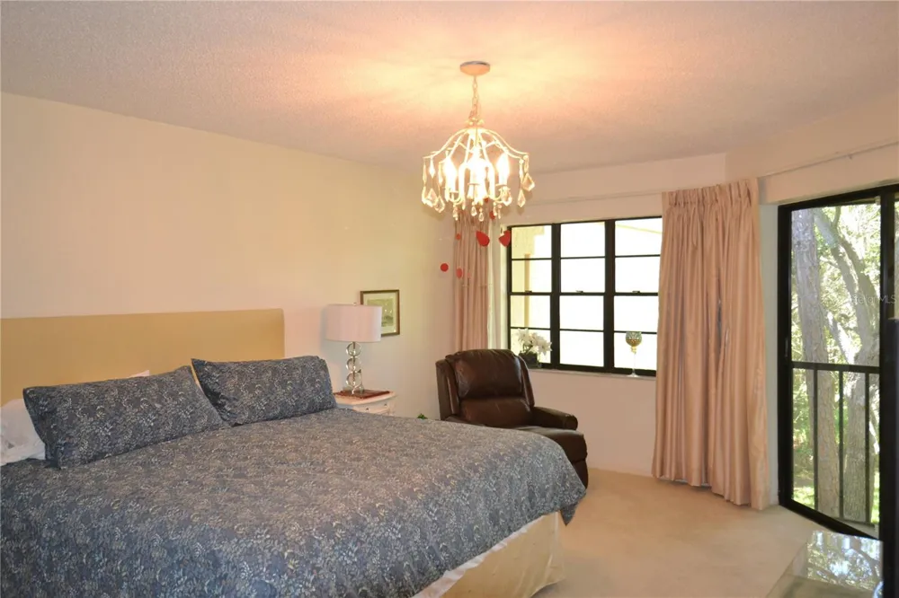 112 LINDSAY LANE Oldsmar, FL 34677