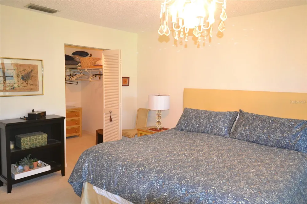 112 LINDSAY LANE Oldsmar, FL 34677