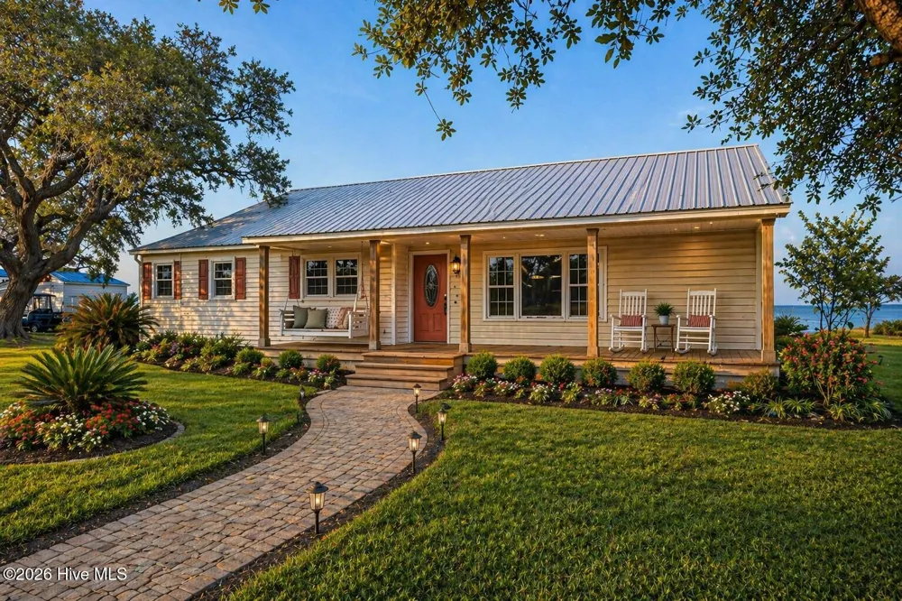 2472 Cedar Island Road Cedar Island, NC 28520