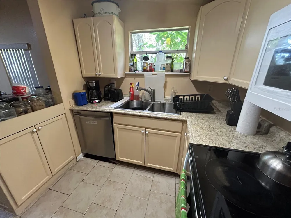 629 HOLMES AVENUE Daytona Beach, FL 32114