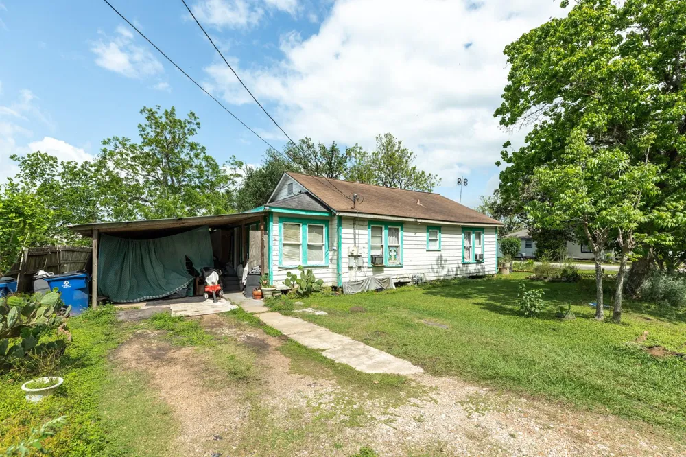 233 Hamilton Street West Columbia, TX 77486