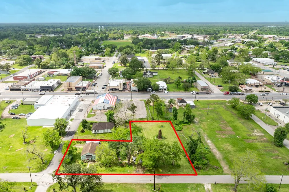 233 Hamilton Street West Columbia, TX 77486