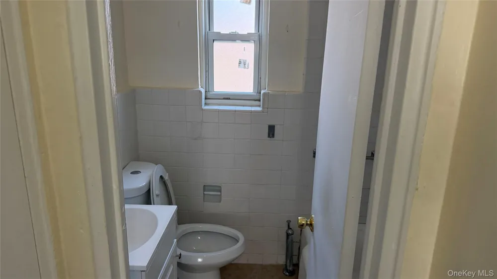 7442 260th Street #30G22 Glen Oaks, NY 11004