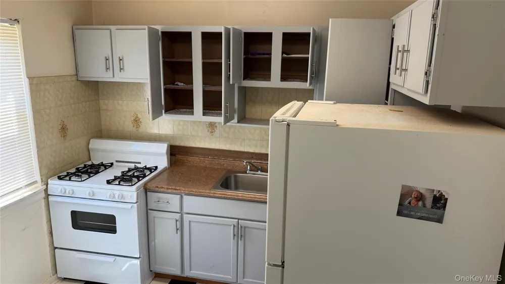 7442 260th Street #30G22 Glen Oaks, NY 11004