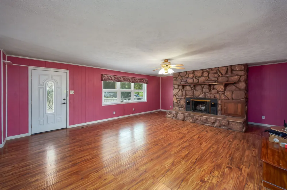 5280 Highway 100 W Decaturville, TN 38329