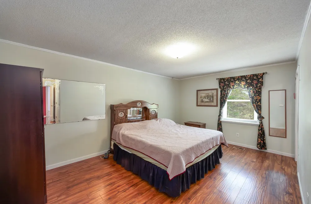 5280 Highway 100 W Decaturville, TN 38329