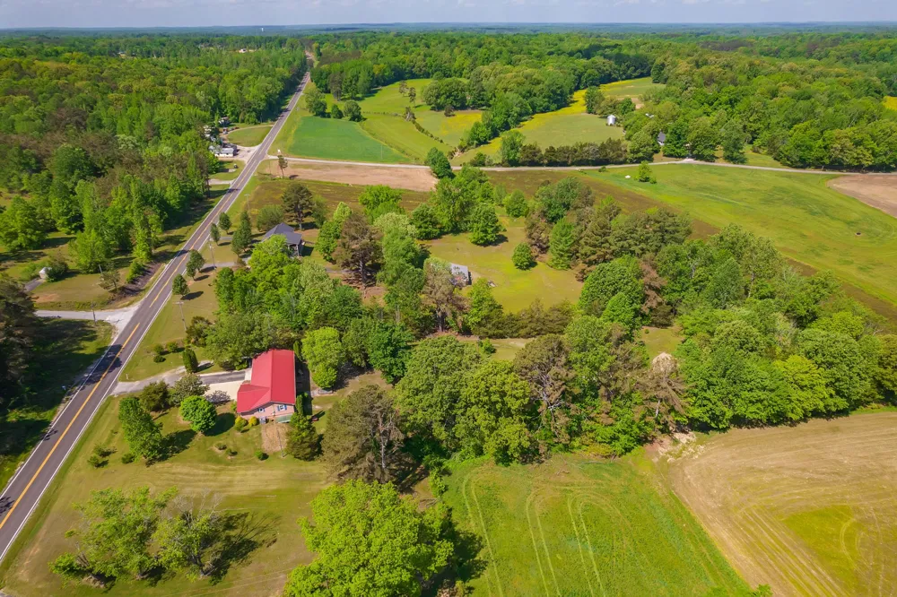 5280 Highway 100 W Decaturville, TN 38329