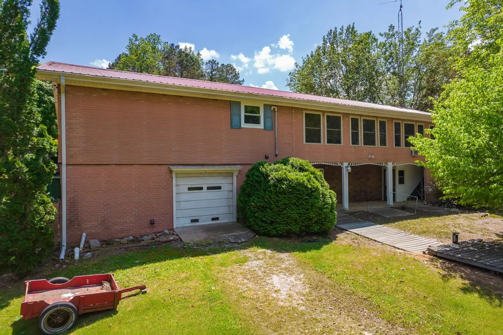 5280 Highway 100 W Decaturville, TN 38329