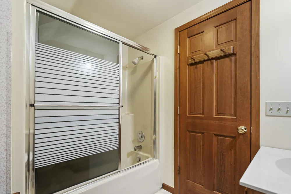 11332 Peninsula Drive Peninsula Township, MI 49686