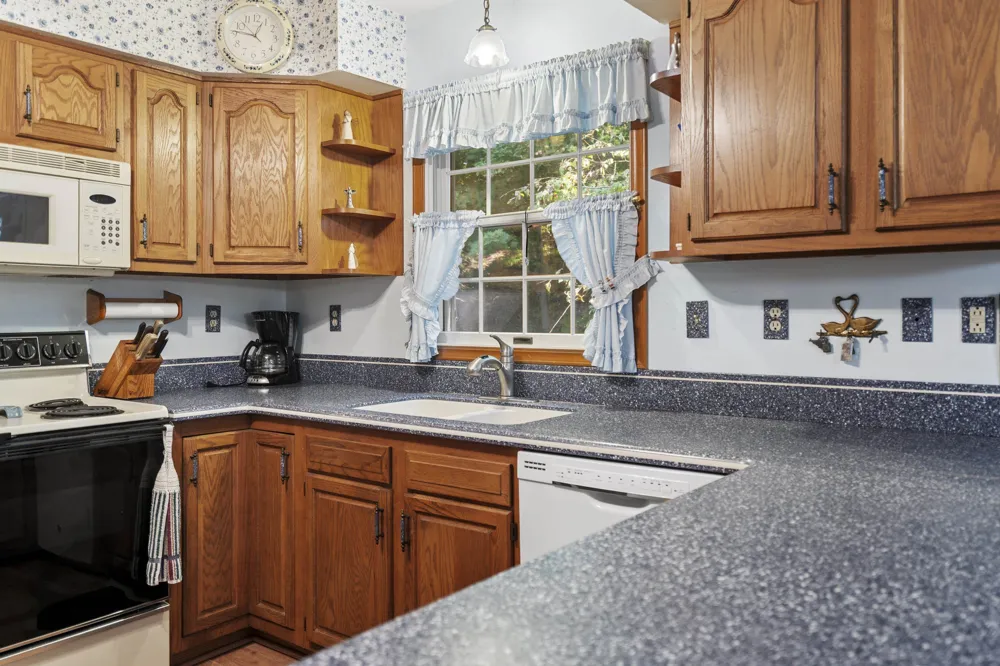 11332 Peninsula Drive Peninsula Township, MI 49686