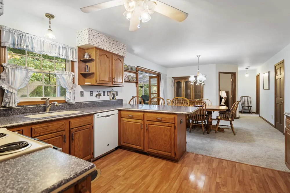 11332 Peninsula Drive Peninsula Township, MI 49686