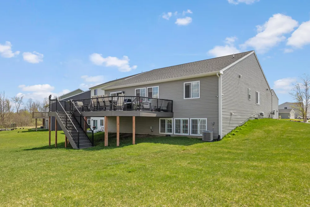 2629 Blooming Bud Lane Kentwood City, MI 49508